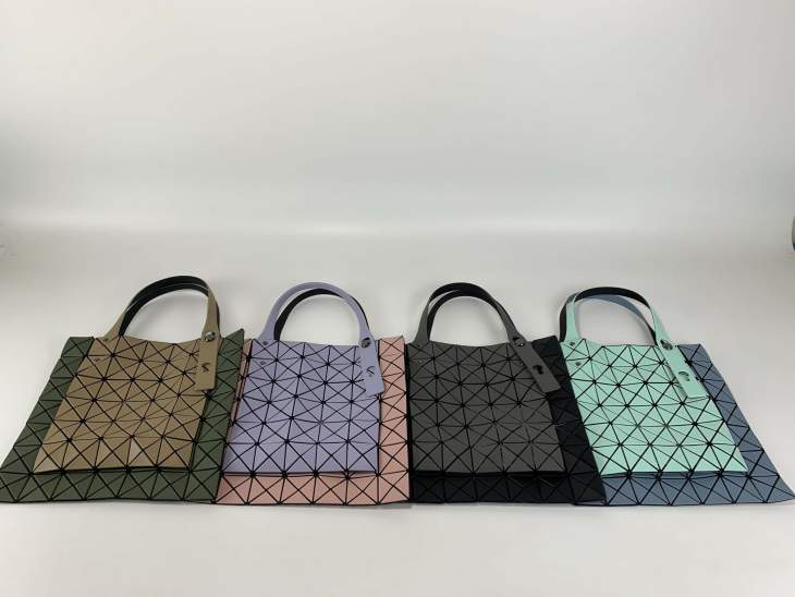 Picture of Issey Miyake Handbags _SKUfw127400103fw